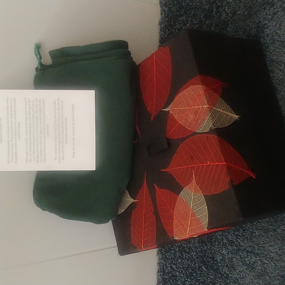 Cremation Urn.  Embrace Autumn Biodegradable - Picture 3 of 6